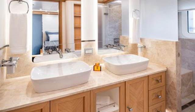 SEVEN SEAS yacht for sale 54