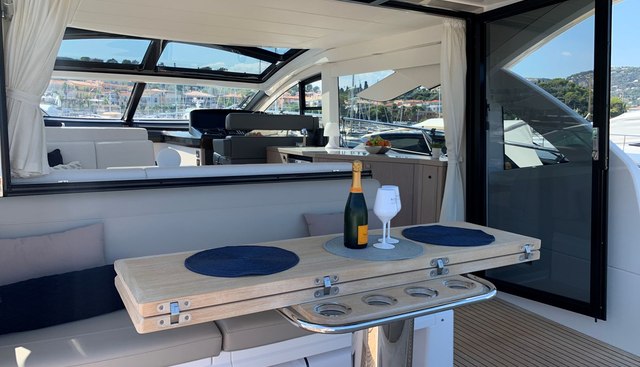SUNSEEKER PREDATOR 50 yacht for sale 12