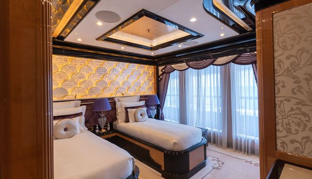 I DYNASTY yacht for sale 35