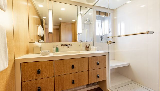 BELONGERS yacht for sale 35