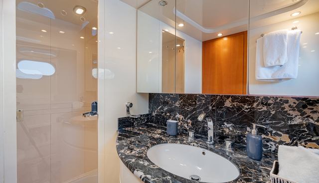 LIMION yacht for sale 18