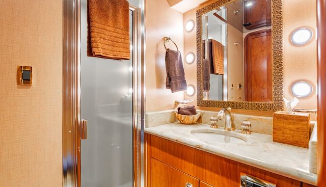 Snowbored yacht for sale 25