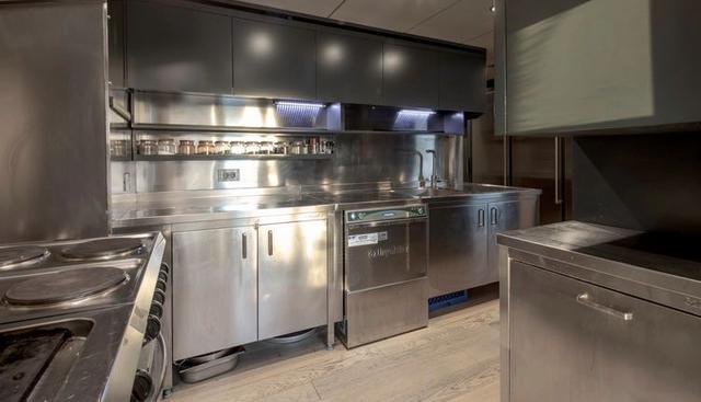 Q.M. yacht for sale 55