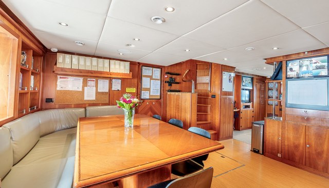 STARFIRE yacht for sale 32