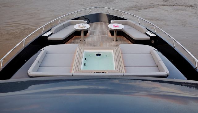 ALLEGRO FLYBRIDGE 98 yacht for sale 10