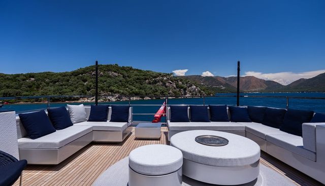 ARCADIA SHERPA 80 XL LA CREME yacht for sale 15