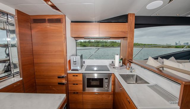 CHAMELEON II yacht for sale 9