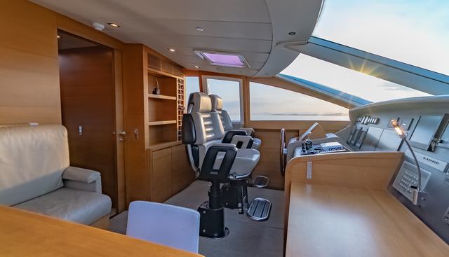 HUMMINGBIRD yacht for sale 22