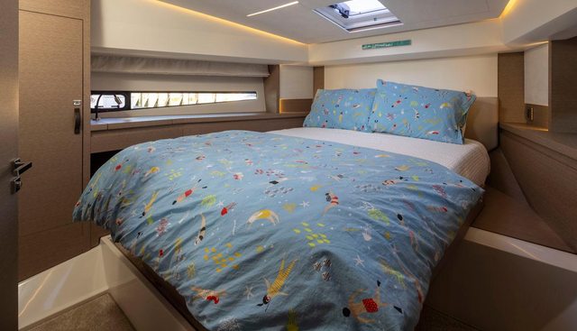 Four at Sea yacht for sale 32