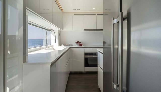 FOUR JOYS yacht for sale 23