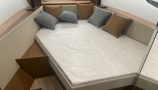 REGINA yacht for sale 14