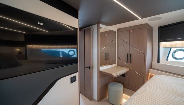 1282475 yacht for sale 34