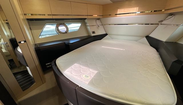Volantis yacht for sale 37