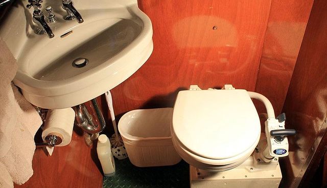 ALLEZ yacht for sale 33