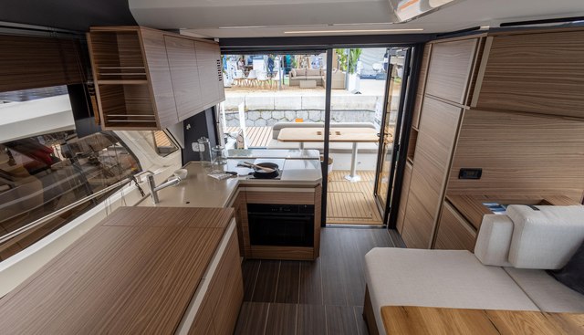 GL45FLY-76 yacht for sale 78