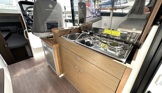 noname yacht for sale 13