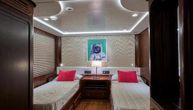 EL CARAN yacht for sale 35