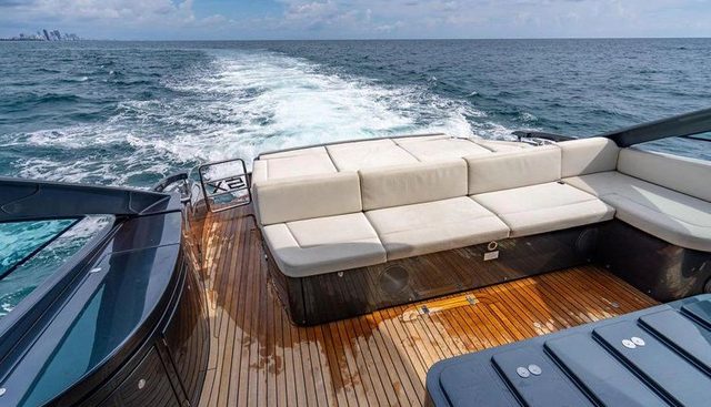 Two Bite yacht for sale 9