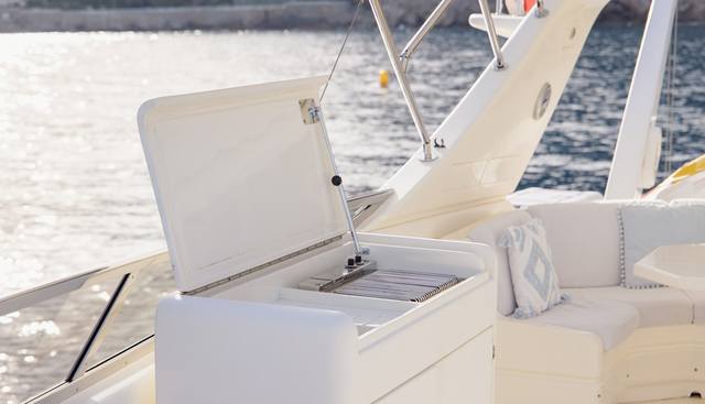 LADY MAUREEN yacht for sale 35