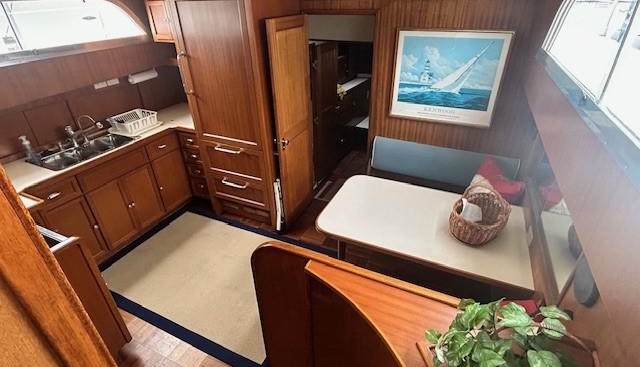 Day Light yacht for sale 17