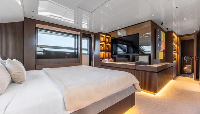 ICE OF LONDON yacht for sale 17