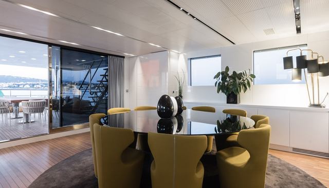 R23 yacht for sale 7