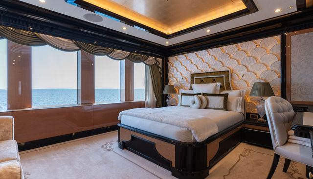 I DYNASTY yacht for sale 18