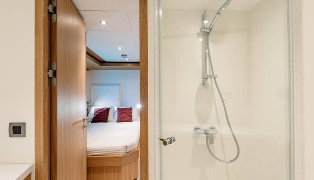 MIDNIGHT SAGA yacht for sale 55