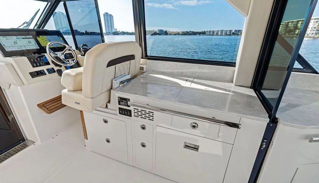 Treehouse yacht for sale 17
