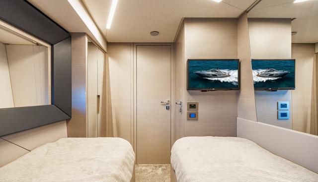 UNREEL yacht for sale 27