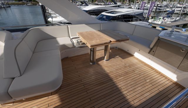 F58015 yacht for sale 12