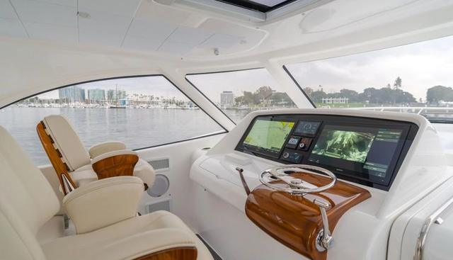 Commodore Two yacht for sale 25