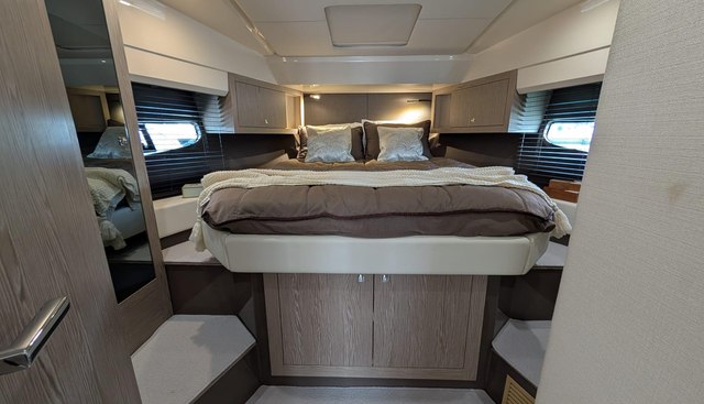 Lucky Us yacht for sale 24