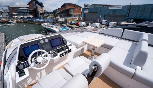 1282475 yacht for sale 8
