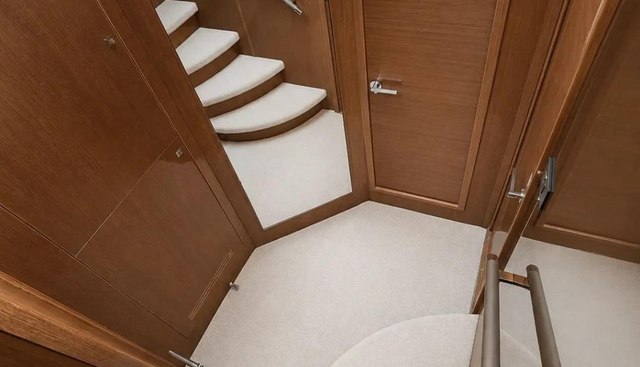Astro yacht for sale 17