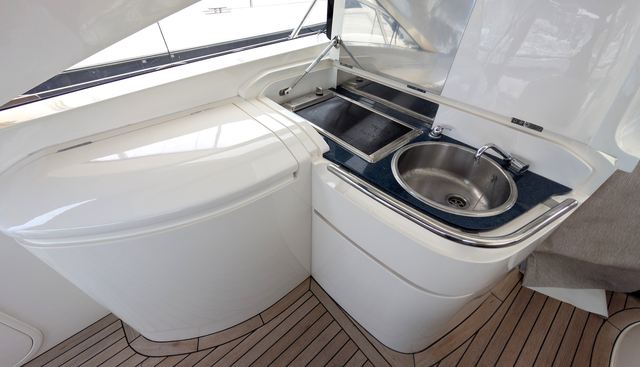 Getaway yacht for sale 12
