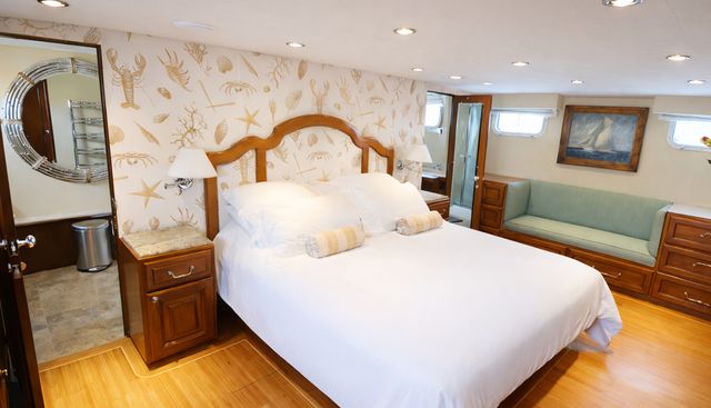 BURNING DAYLIGHT yacht for sale 14