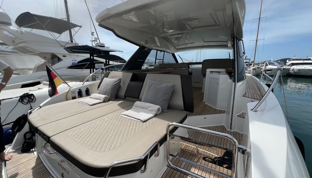 White Pearl yacht for sale 3