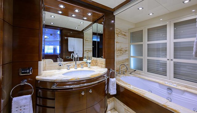 SEASCAPE V yacht for sale 40