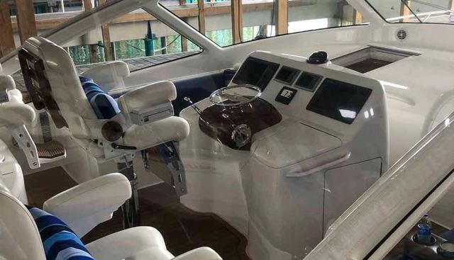 Fuzzy III yacht for sale 25