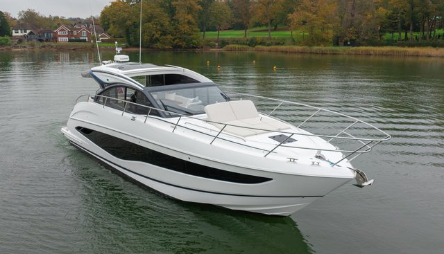 V50943 yacht for sale 30