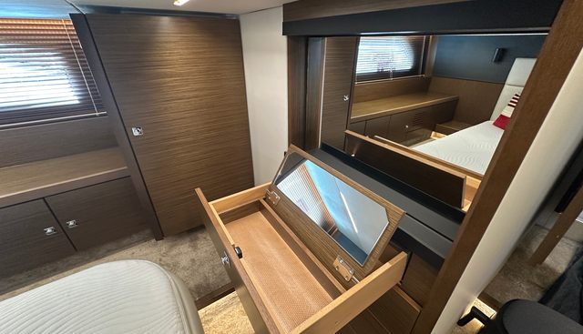 Folly Five yacht for sale 40
