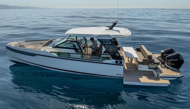 320GTO-783 yacht for sale 7