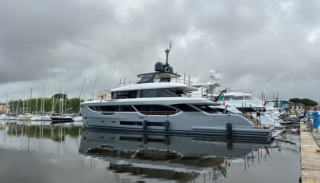 BO212 yacht for sale 7