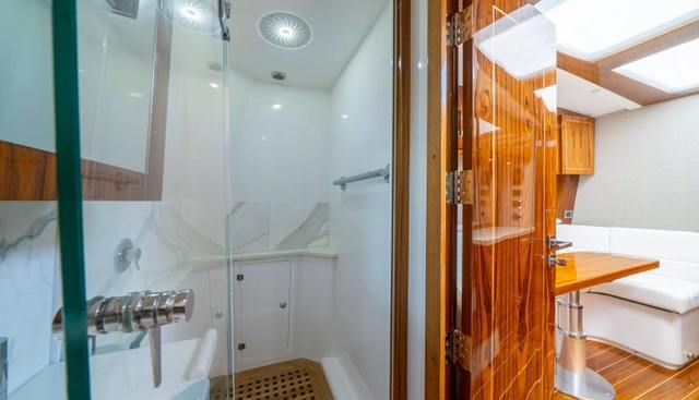 65 Estrella yacht for sale 44