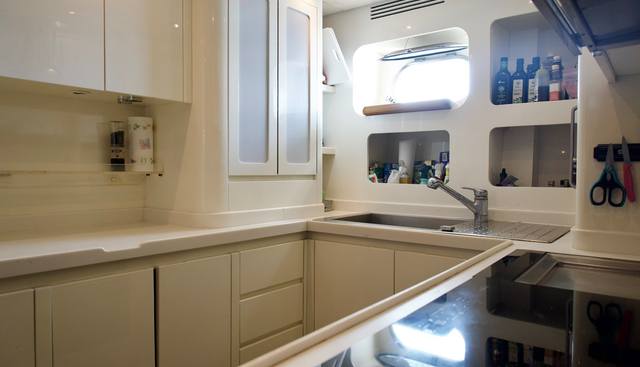CHEEKY TIGER yacht for sale 64