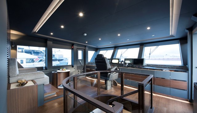 LAZZARA UHV 100 yacht for sale 13