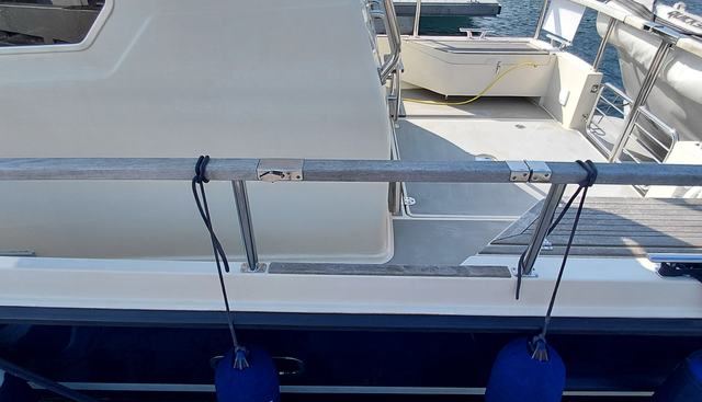 Razor crest yacht for sale 7