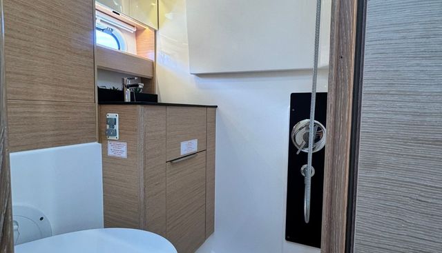 Elara yacht for sale 18