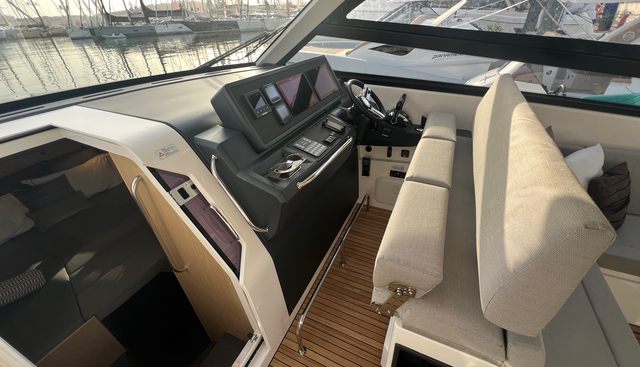 VIDA yacht for sale 10